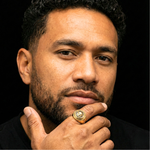 Load image into Gallery viewer, Gold Legendary Face Ring – Iconic Men’s Fashion Accessory