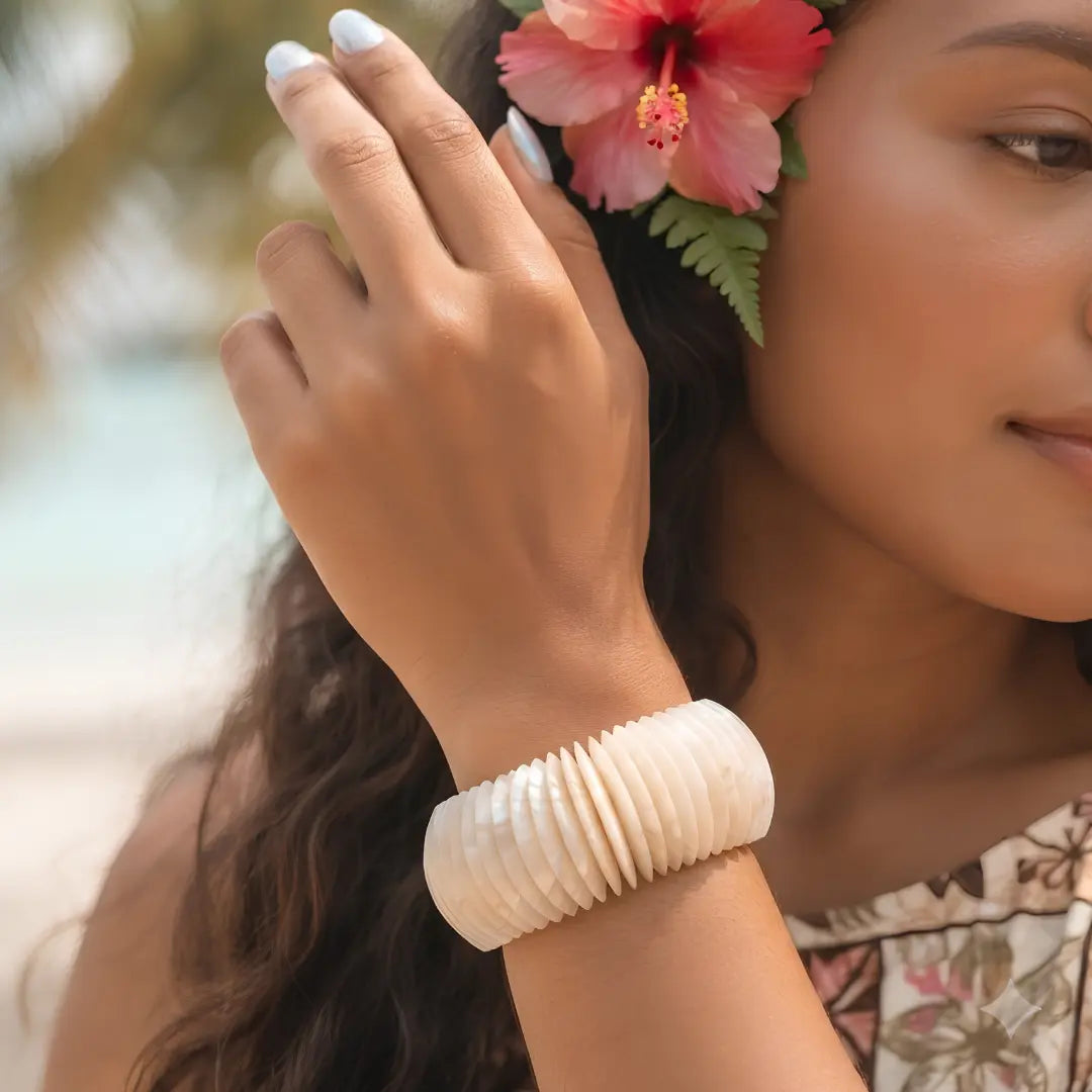 Natural White Mother of Pearl Statement Bracelet (25mm) – Pearlescent Shell Cuff Bangle