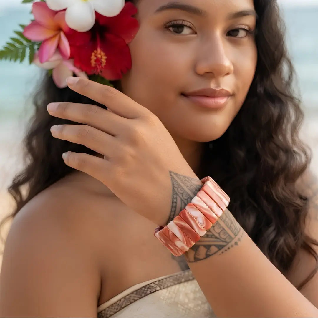 Mother of Pearl Hawaiian Stretch Bracelet (30mm) – Natural Shell Statement Cuff in Rich Brown & Red Tones