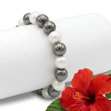 Unisex Hawaiian 12mm Shell Pearl Stretchable Bracelet – Alternating White & Dark Grey Pearl Bead Elastic Wristband for Men and Women