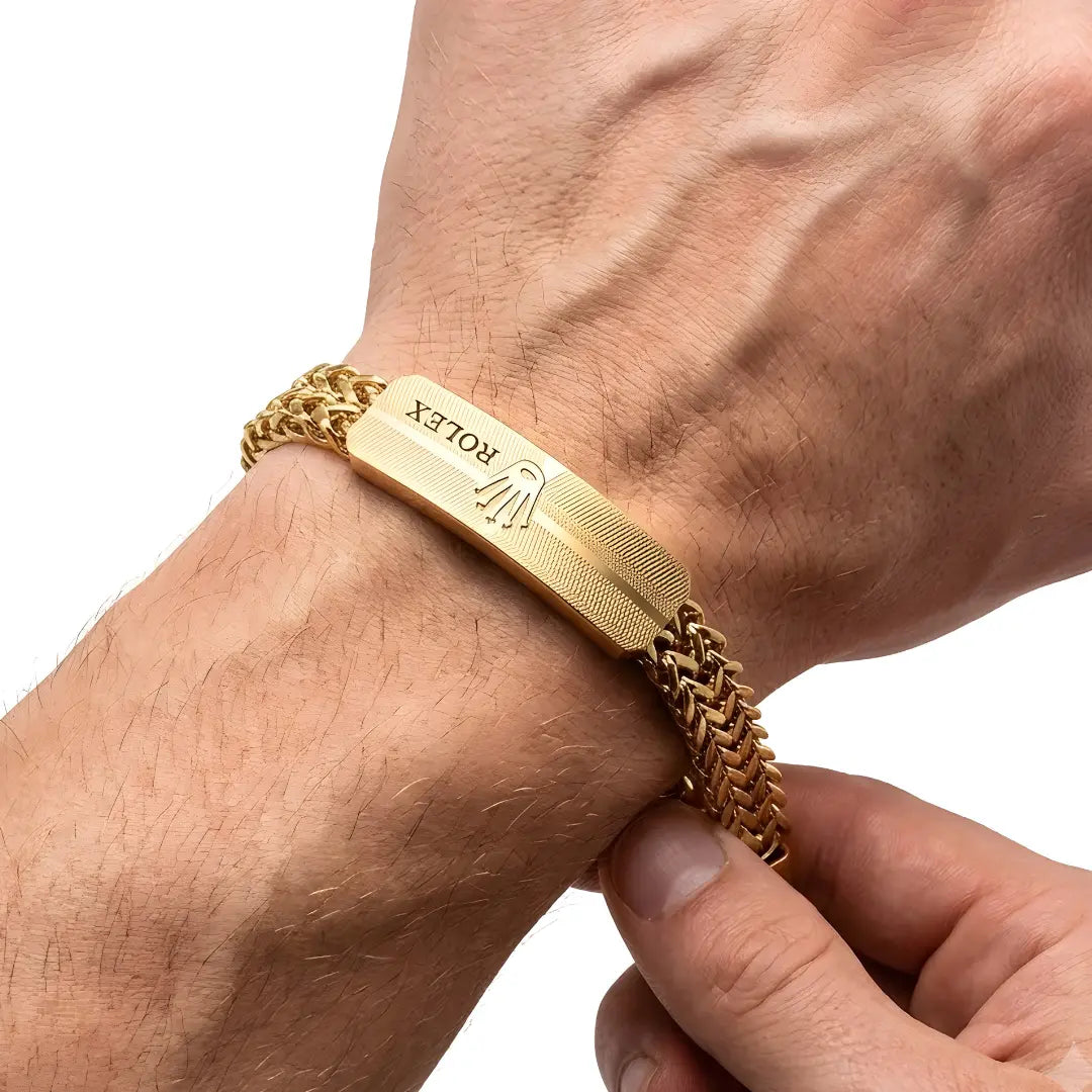 18K Gold Stainless Steel Luxury Bracelet (22cm) – Tarnish-Proof Statement Wristband with Slide Clasp