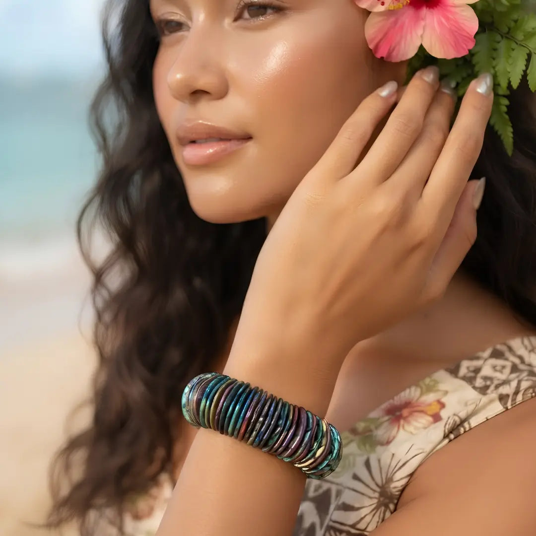 Multicolored Mother of Pearl Stretch Bracelet (25mm) – Vibrant Pearlescent Shell Statement Cuff
