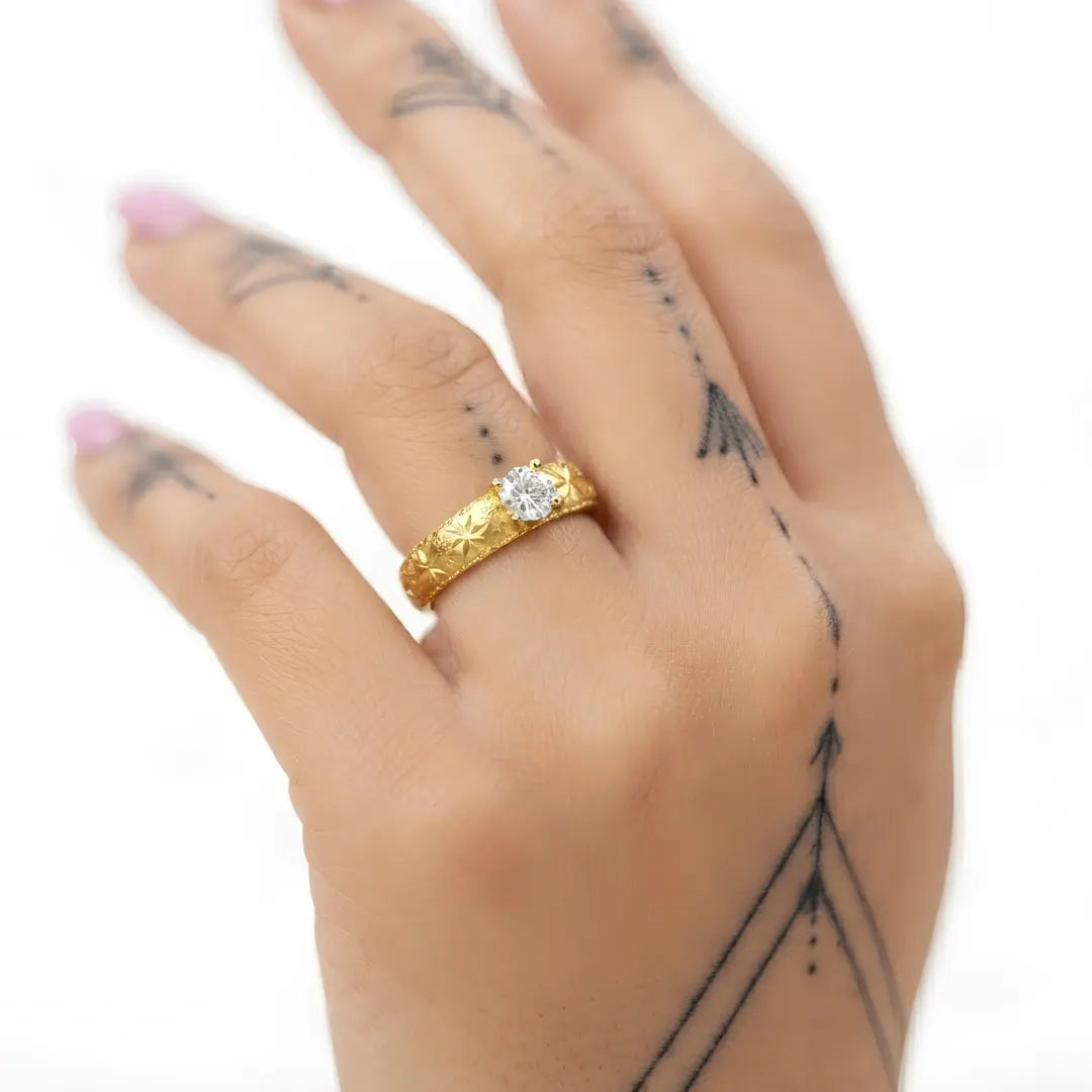 18K Gold Filled Starburst Diamond Solitaire Ring – Celestial Engraved Band with Brilliant-Cut Center Stone & Milgrain Borders (US Size 12)