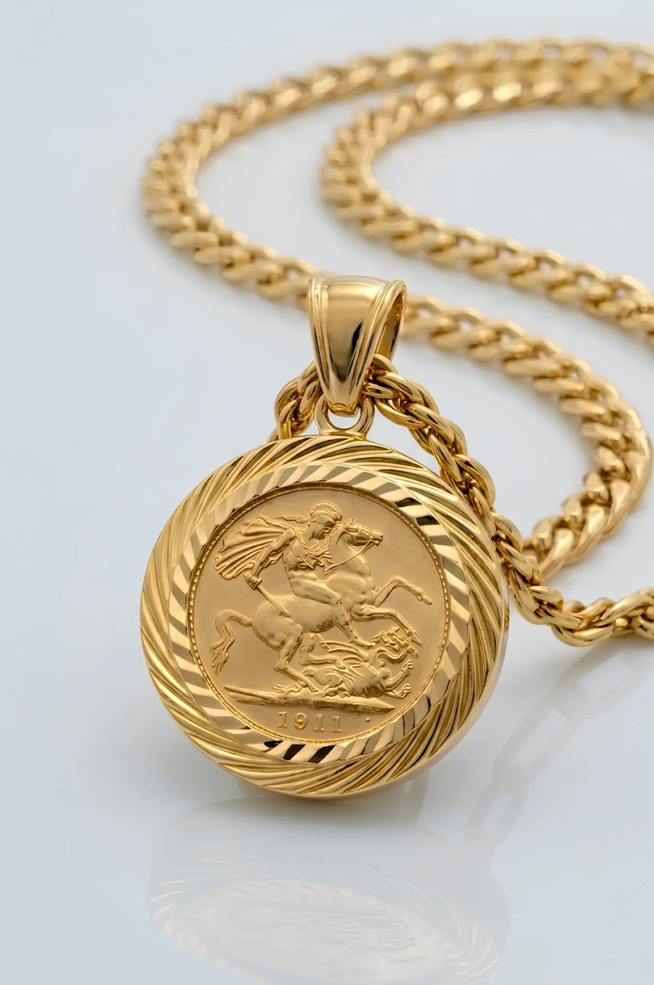 18K Gold Filled 1913 Sovereign Coin Pendant Necklace 24mm