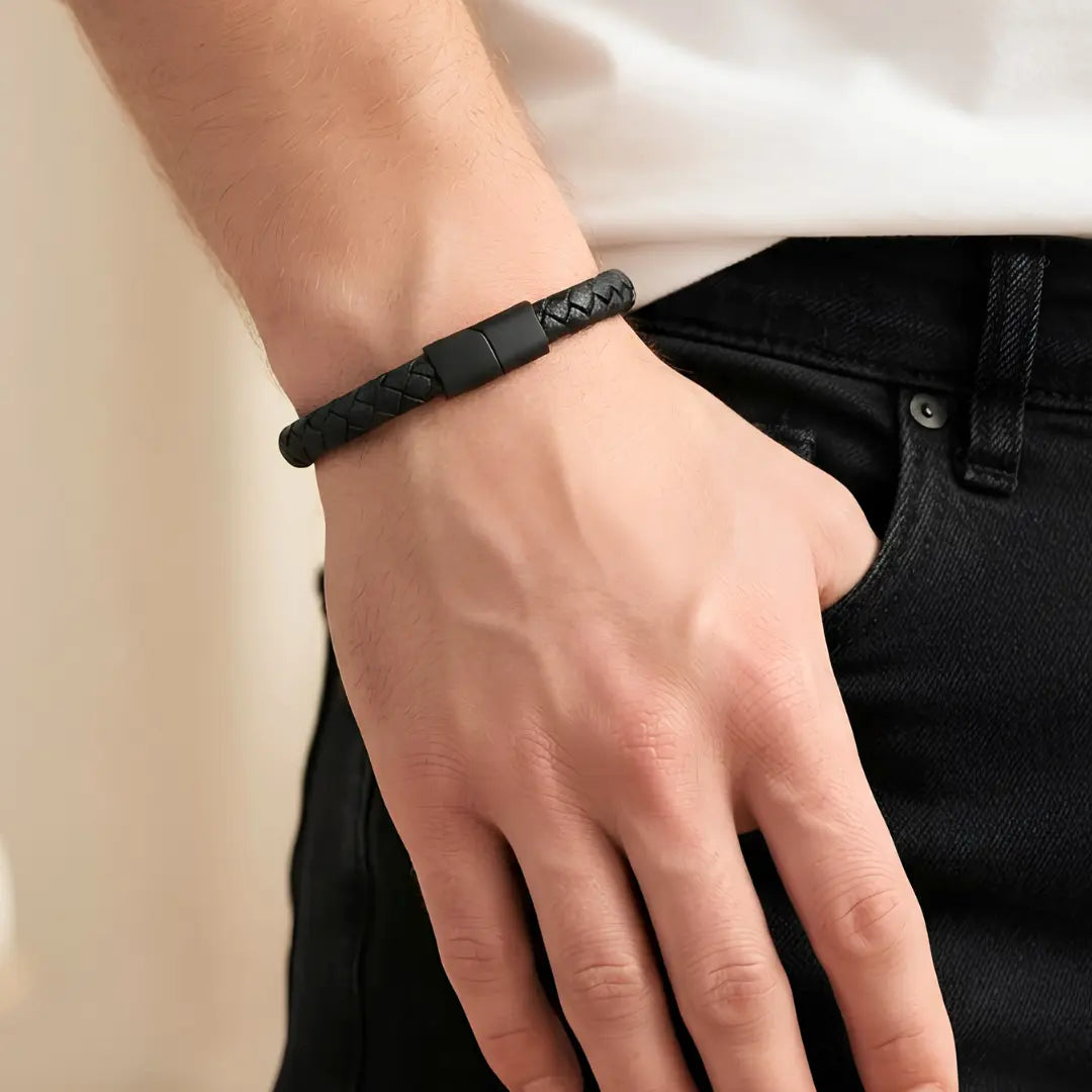 Men’s Black Braided Leather Bracelet (21cm / 12mm) – Rugged Woven Leather Wristband with Matte Black Bayonet Clasp