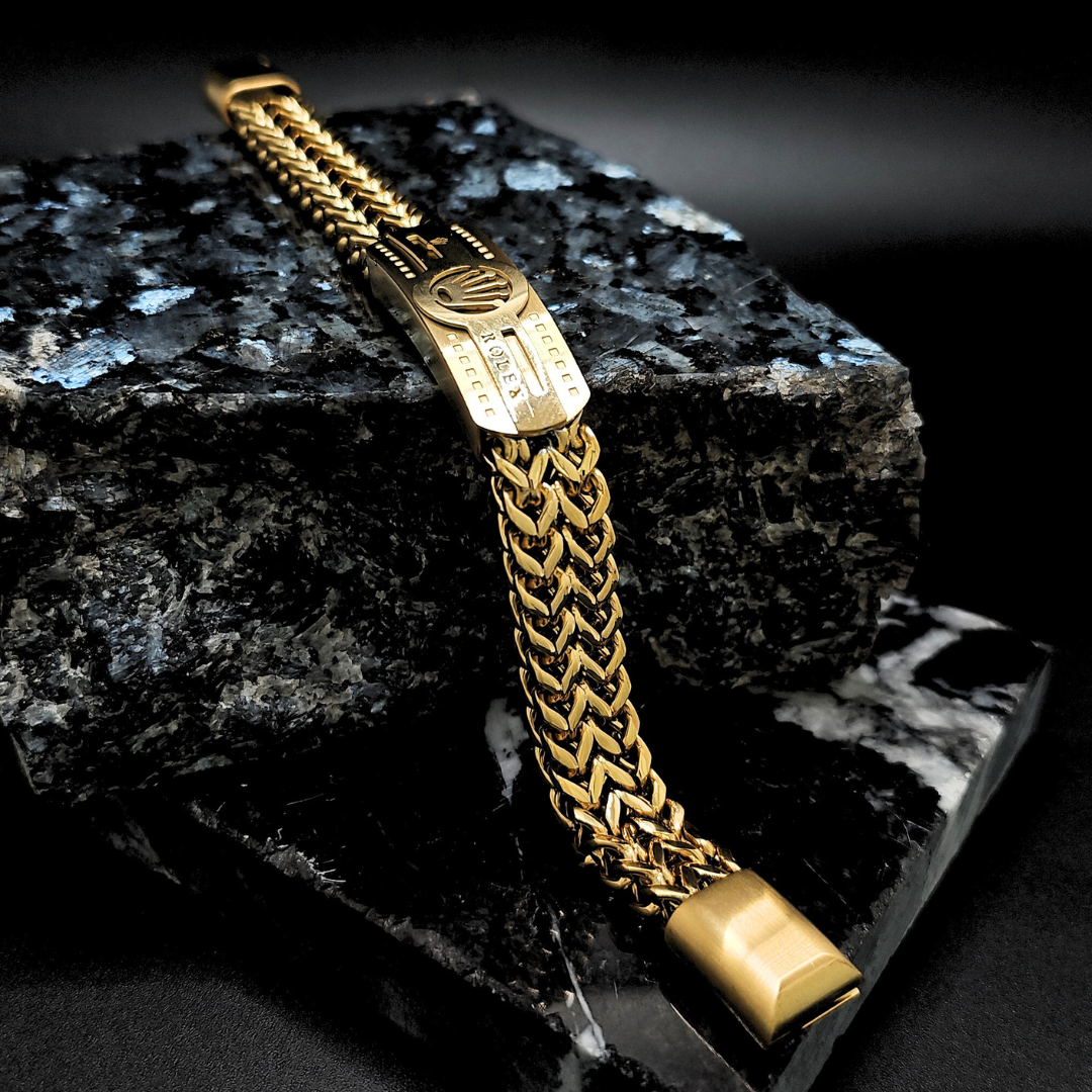 The Luxurious Crown Bracelet