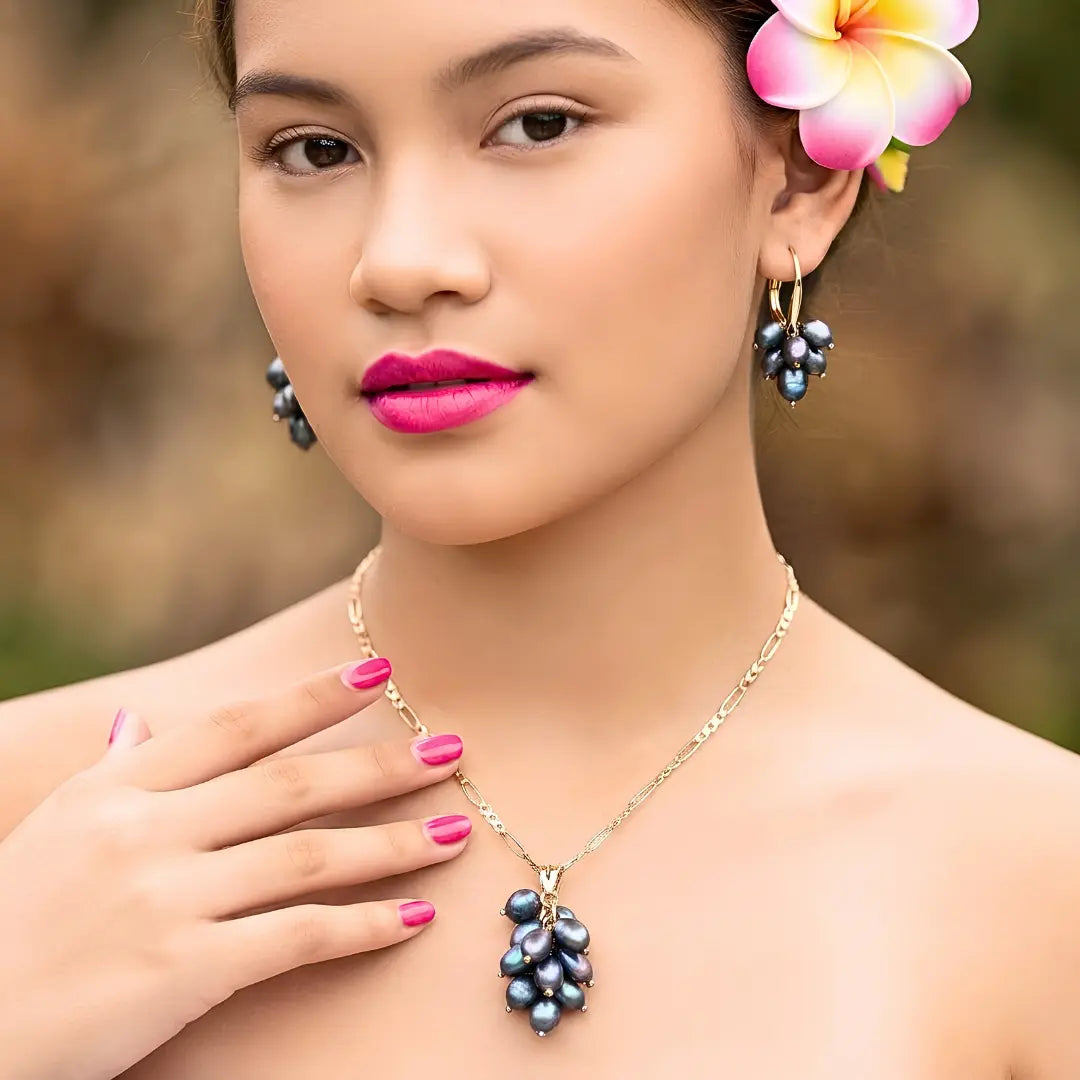 18K Gold Filled Baroque Pearl Set – Dark Iridescent Grape Cluster Pendant Necklace with 60cm Figaro Chain & Matching Drop Earrings