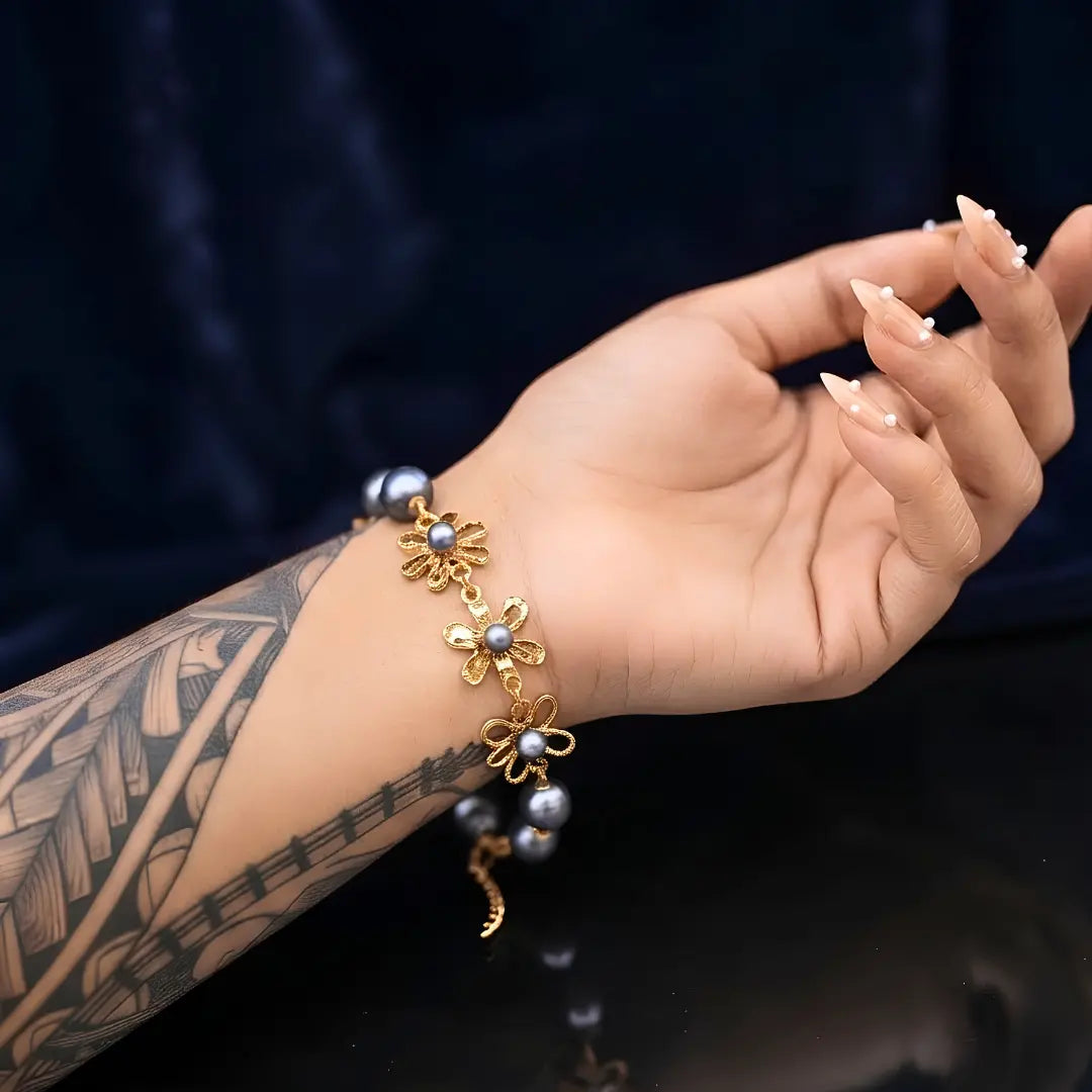 Gold Tone Dark Grey Pearl & Floral Link Bracelet – Nature-Inspired Openwork Flower Charm Bracelet (21cm + 5cm Extender) for Women