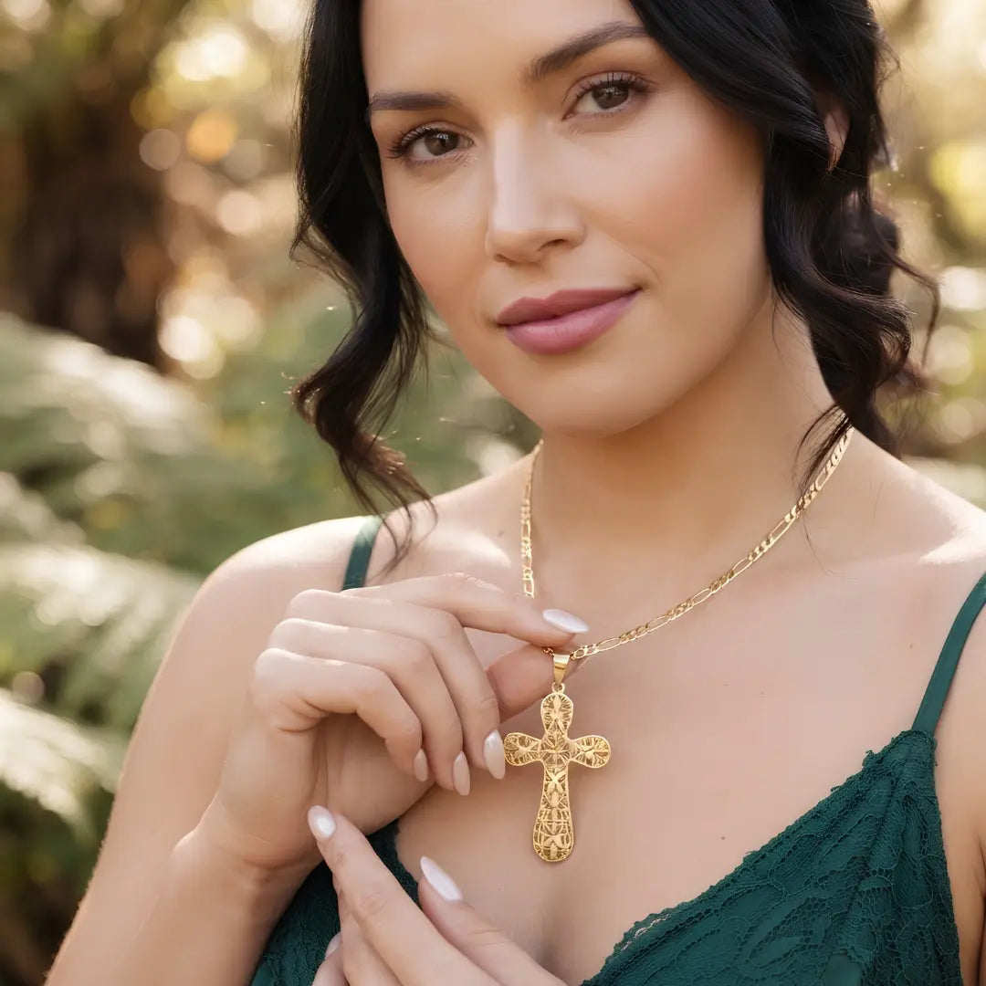 18K Gold Filled Filigree Crucifix Pendant Necklace – 50cm 4mm Figaro Chain Cross Necklace for Men & Women