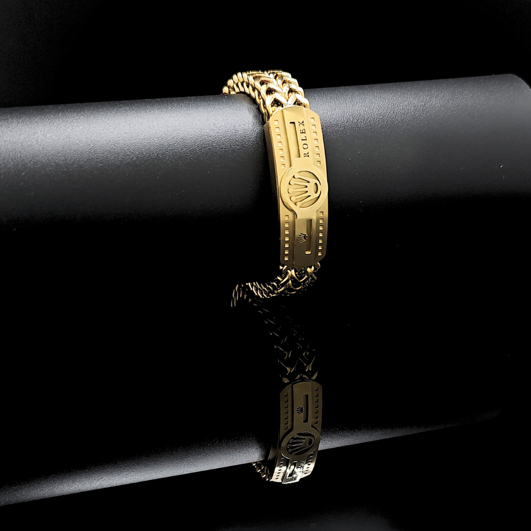 The Luxurious Crown Bracelet