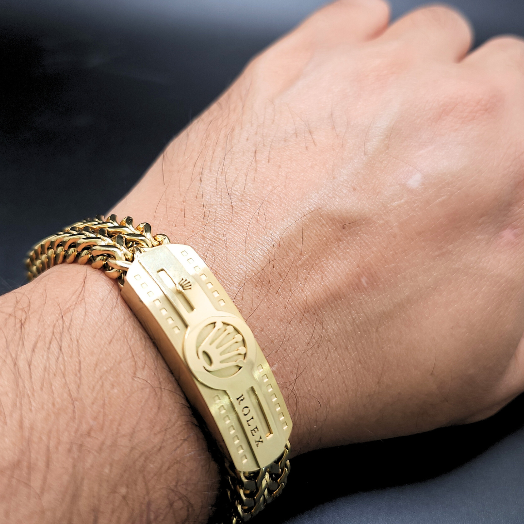 The Luxurious Crown Bracelet