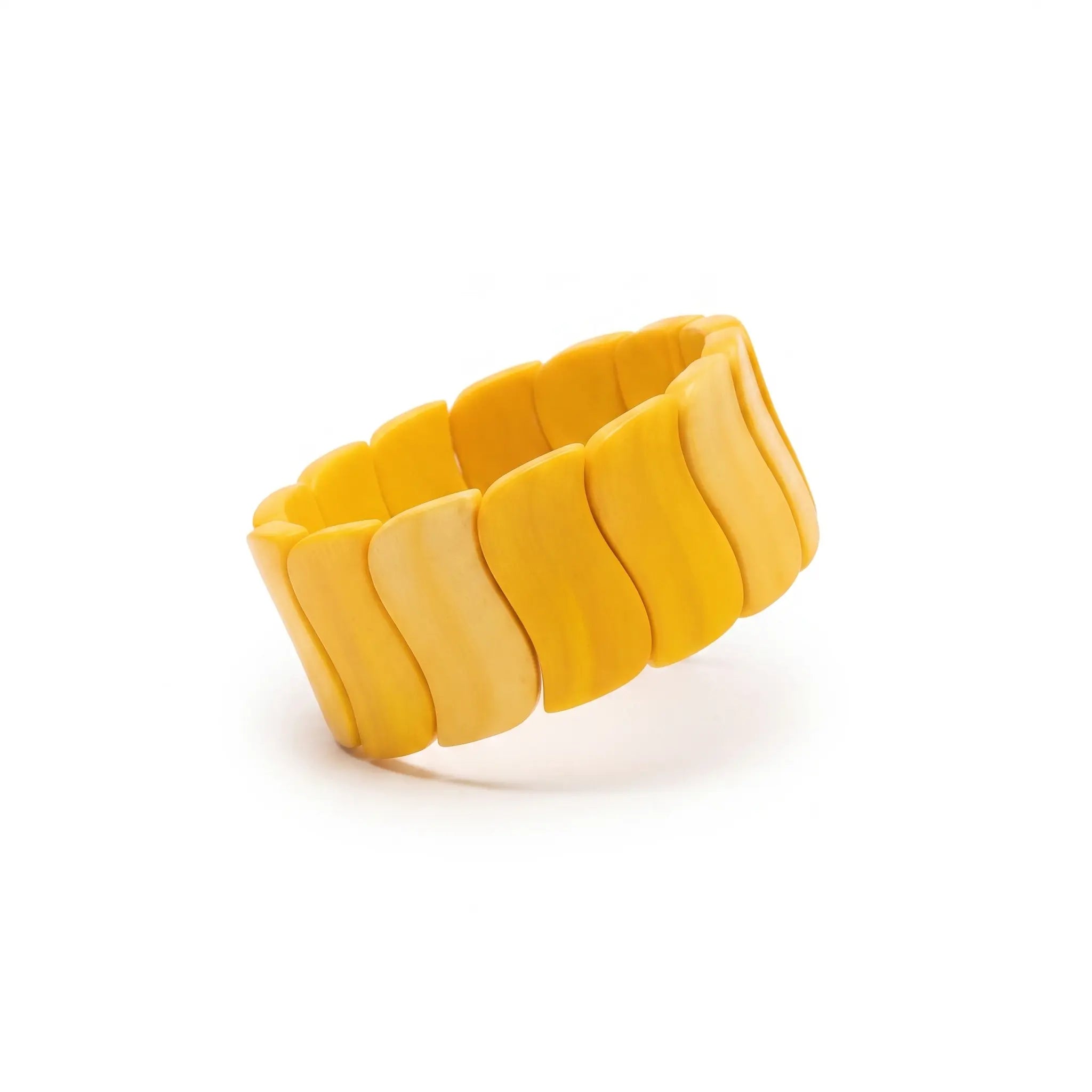 Yellow Mother of Pearl Wavy Cuff Bracelet – Ombré Shell Stretch Statement Bracelet