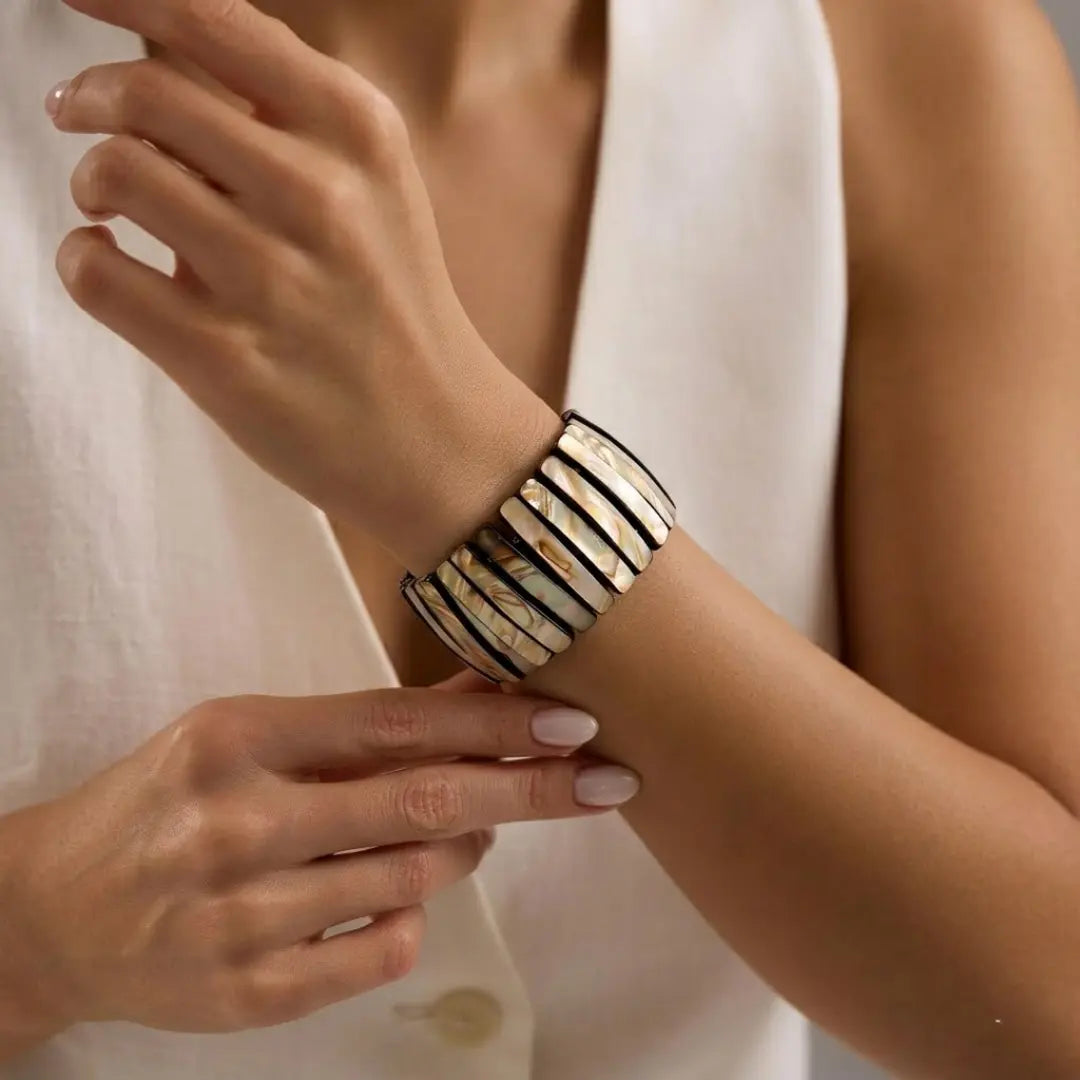 Brown Mother of Pearl Stretch Bracelet – Adjustable